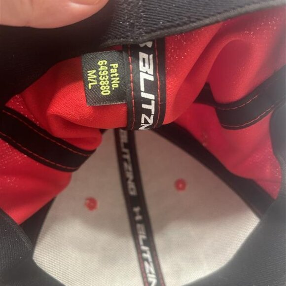 Red Under Armor M/L Hat - Picture 5 of 5